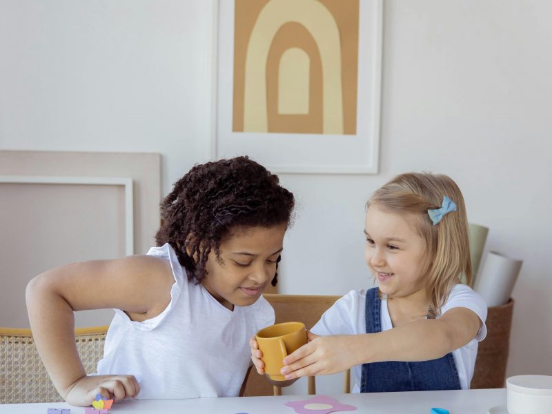 Porady dla rodziców - dzieci na zajęciach plastycznych